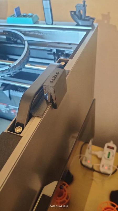 Qidi 4 Plus Side Glass Holder   