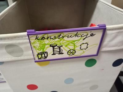 Label holder for boxes (DRONA, STUK)