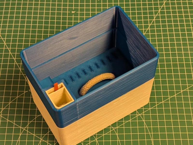 Selbstwässernder Pflanzentopf   