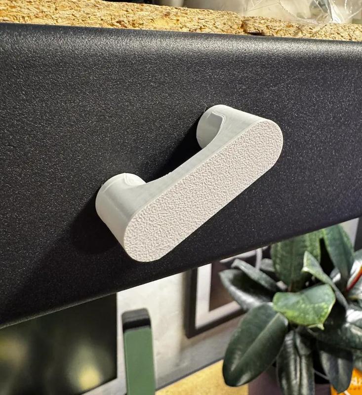 Magnetic Cable Guide   