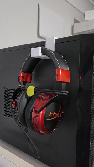 Magnetic Headphones Holder   