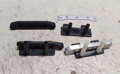 REELY GenX Raptor Bash Querlenkerhalter / Hinge-Pin hinten