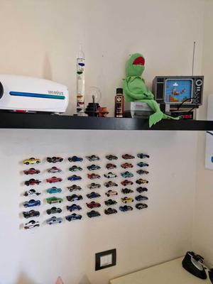 Wall mount hot wheels