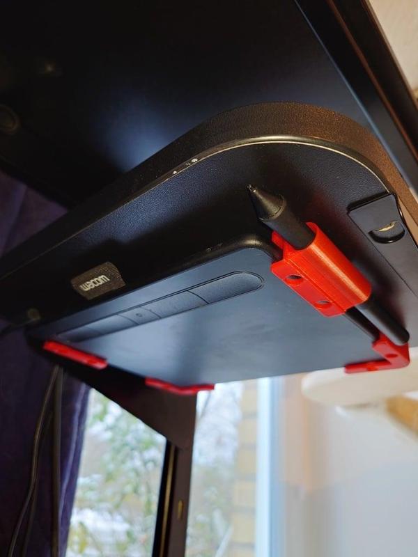 Wacom Desk Mount added Pen holder