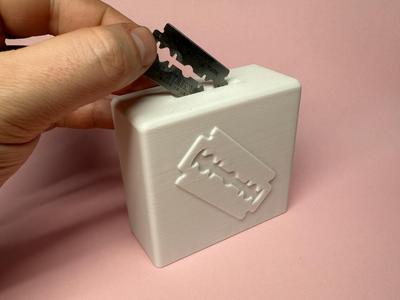 no support razor blade disposal box