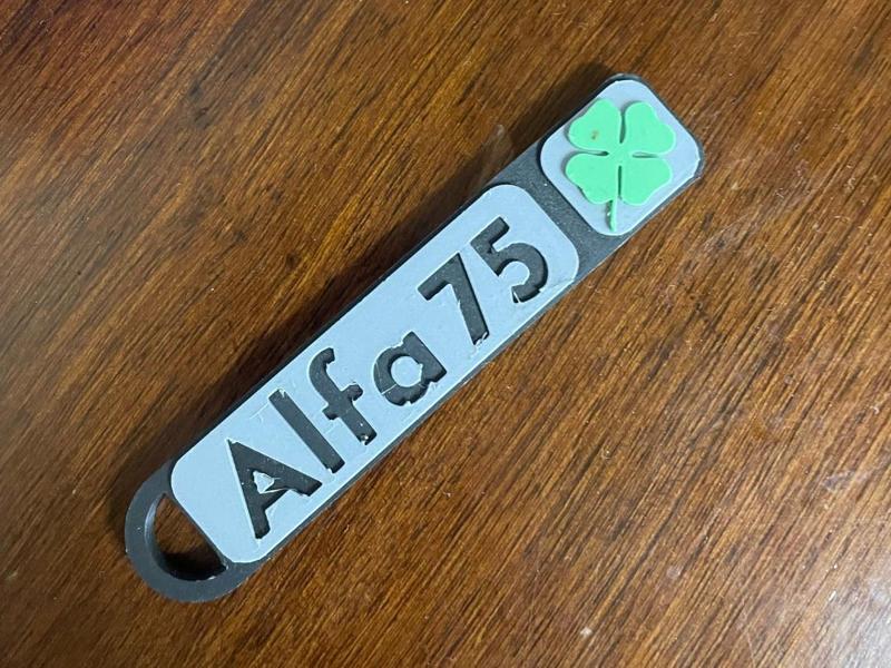Alfa 75 Quadrifoglio Verde Keychain