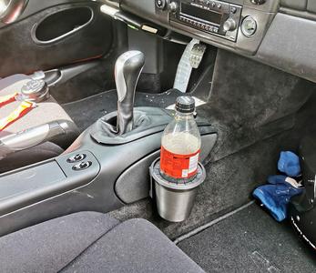 Porsche 996 - cup holder