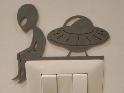 Door corner Alieno and UFO