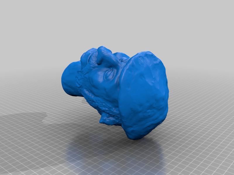 Büste Mann mit kappe