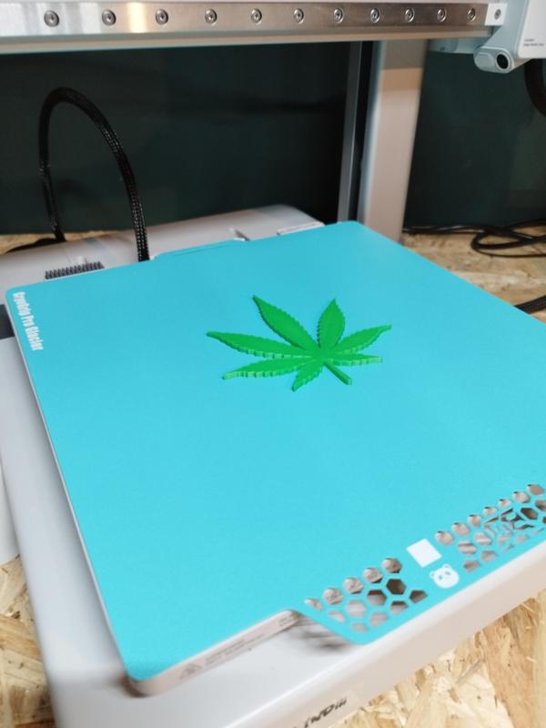 Cannabis Leaf - Coaster - Wall Decoration 2D - Marijuana Leaf STL