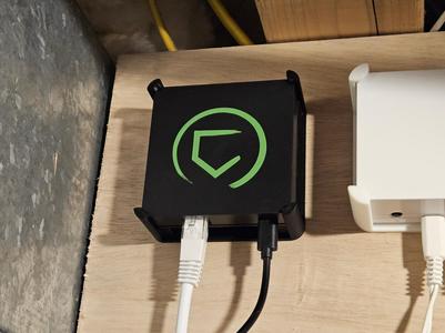 Hubitat C7 Wall Mount