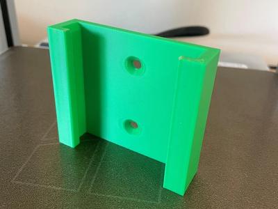 Wall mount for Makita 18V batteries
