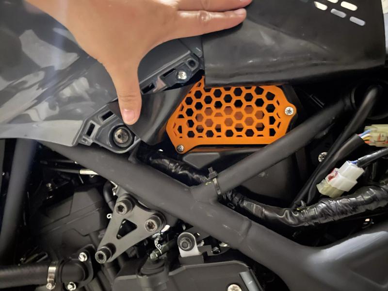 Yamaha R3 or MT-03 airbox Mod cover