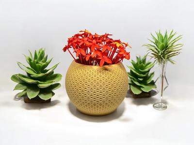GeoBloom PLANTER WITH WATER DRAIN