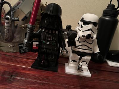 Big Bricks Stand (mini-fig & 6:1 scale)