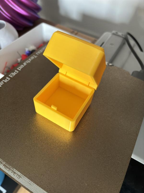 50X50X50mm Box with Hinge And Clip Lock