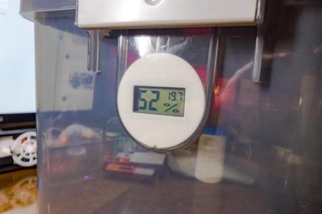 Hygrometer mounter