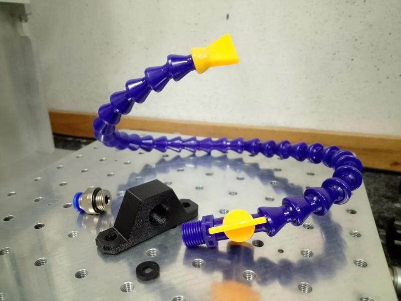 Air assist connector for fiberlaser   