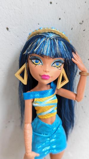 Cleo de Nile G3 Monster High Cleo earrings