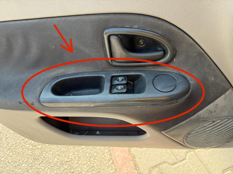 Renault Clio - Renault Symbol Thalia - Symbol glass button frame