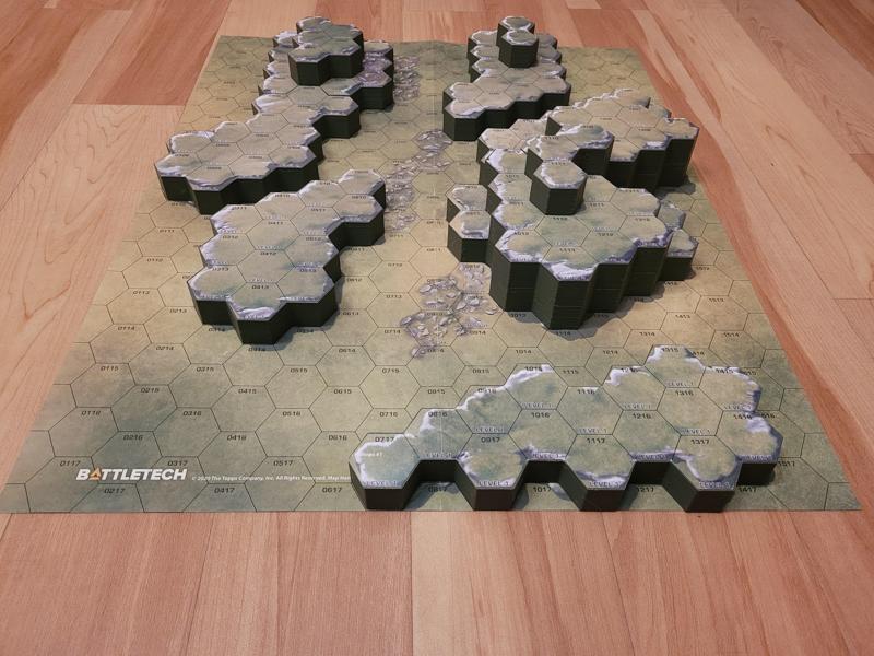 BATTLETECH TERRAIN MAP HILLTOPS #1  (CLAN INVASION) / BATTLETECH MAP SET #2: DESERT HILLS