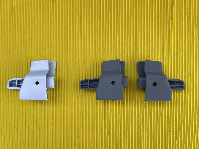 Peugeot 206 SW rear shelf axle support