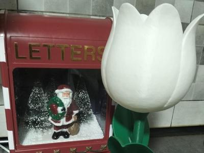 White tulip lamp