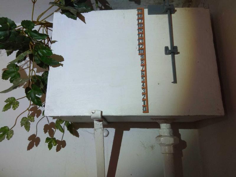 Level meter for expansion tank