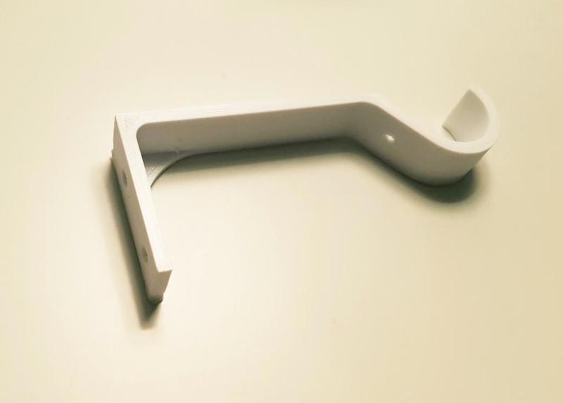 Simple curtain bracket