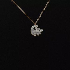 Pendant lion necklace