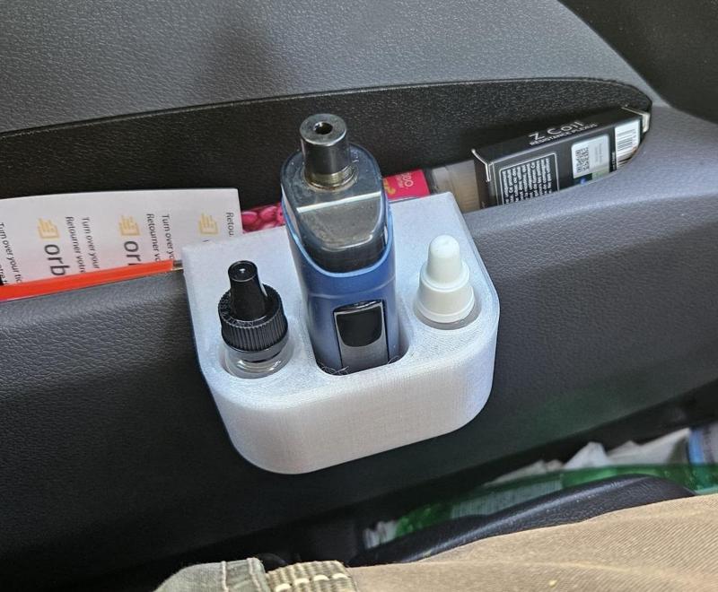 Innokin electronic cigarette holder for car doors - Convenient and discreet