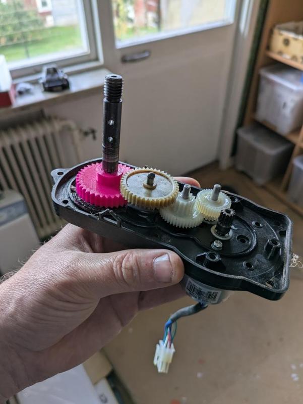 wheel axle gear for Yard Force Classic 500