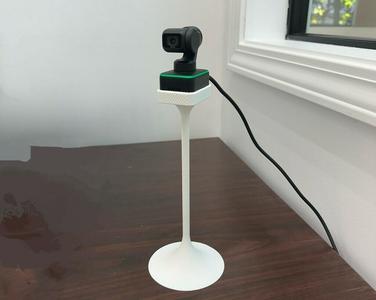 Insta360 Link - PTZ 4K webcam stand