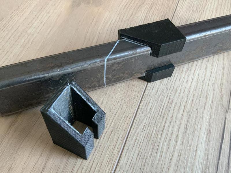 Template for marking 45 and 90 angles on a profile pipe