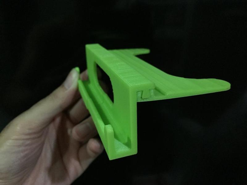 car CD player iphone holder V2