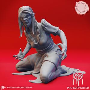 Vampire Spawn - Slouched - Tabletop Miniature (Pre-Supported)