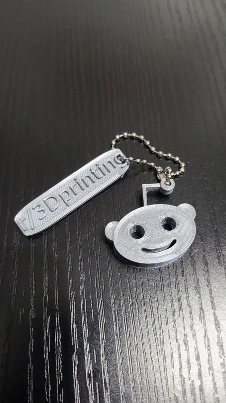 Reddit Logo Keychain