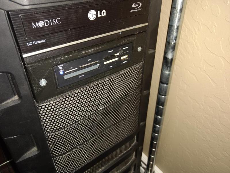 Cooler Master HAF 3-1/2 Drive Bay Adapter