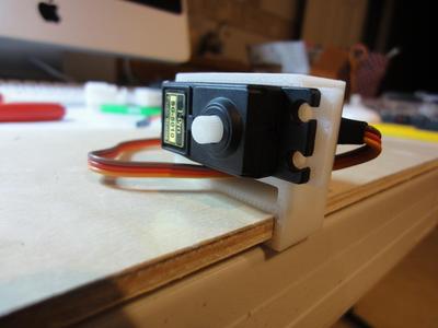 Yazzo Servo Side Shelf Mount