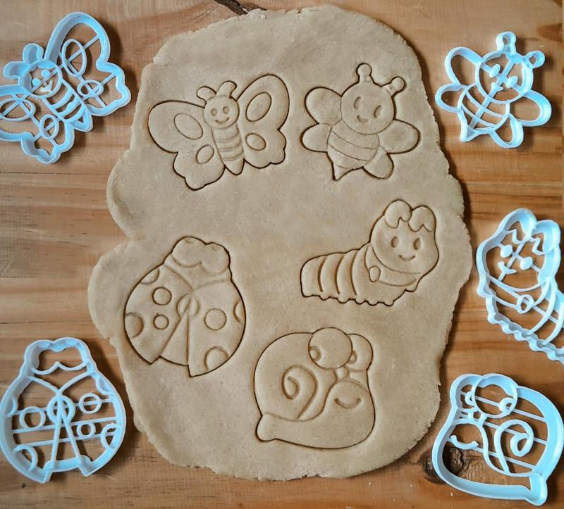 x5 bugs and insects - cookie cutter, dough - ladybug, bee, snail
