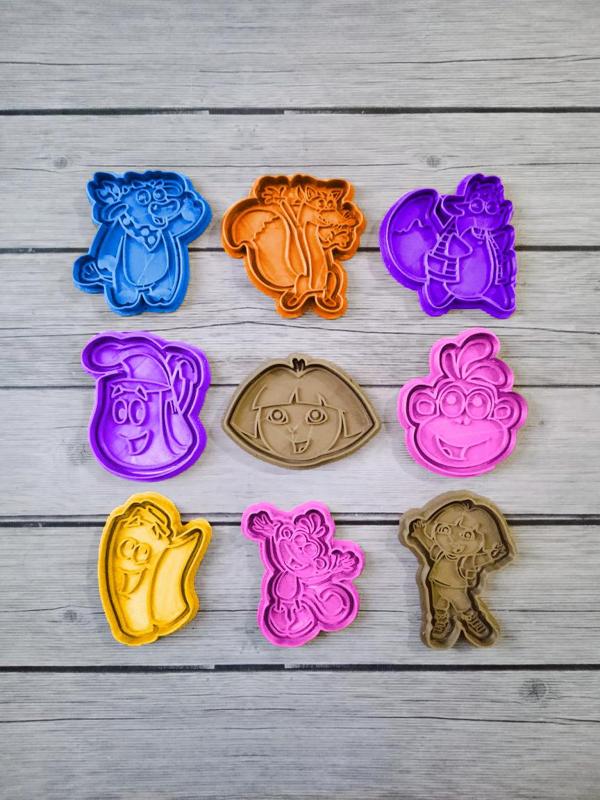 DORA THE EXPLORER COOKIE CUTTER