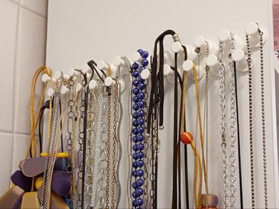 Necklace bracelet jewelry holder