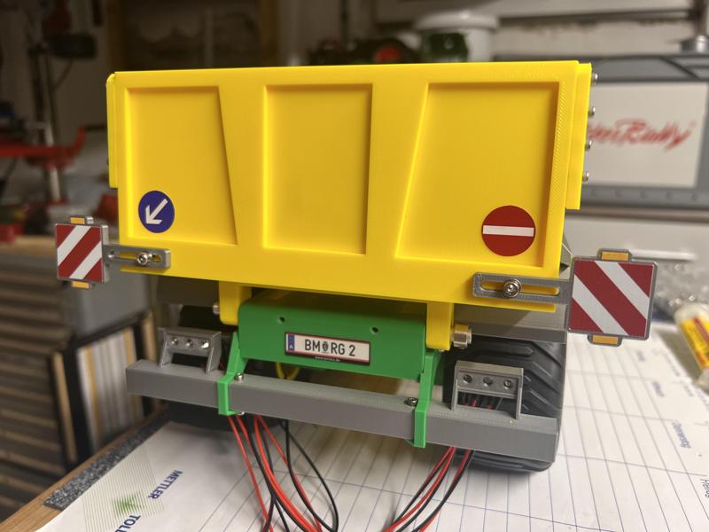 Warning sign 1:14 / 1:16