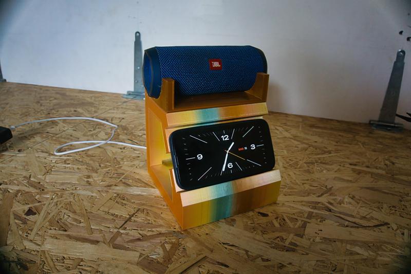 Charging stand Iphone 13 Pro magsafe Apple