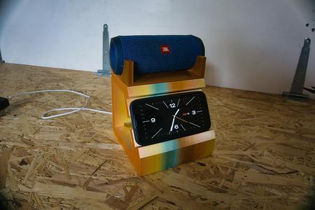 Charging stand Iphone 13 Pro magsafe Apple
