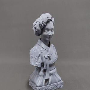 Bust of korean lady