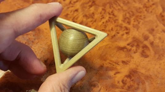 Tétraèdre avec captive sphère- tetrahedron with captive sphere