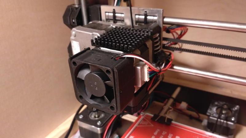Extruder cooling fan 40 x 40 mm mount