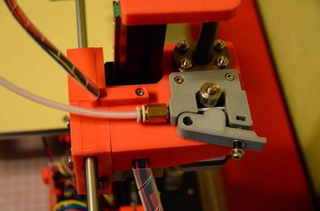 Bowden direct drive extruder for MK7 gear