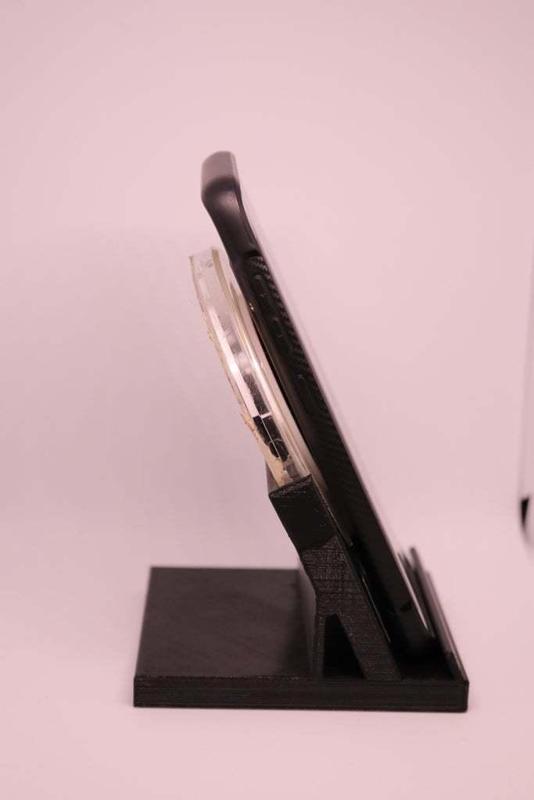 Youse Wireless charger stand